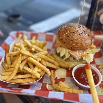 Bad Ass Burgers signature dishes The EDDY
The OPPENHEIMER
The Apocalypto